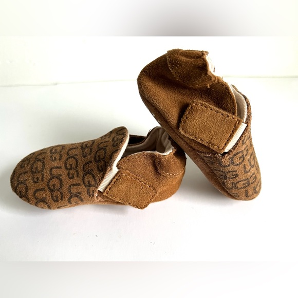 UGG Baby Booties/Crib Shoe - Picture 3 of 8